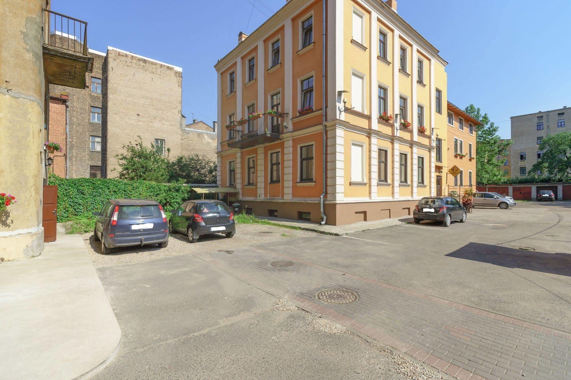 Hotel Knights Court Riga Exterior foto